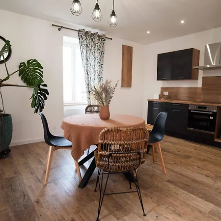 Pensión La Doloreanne 4*